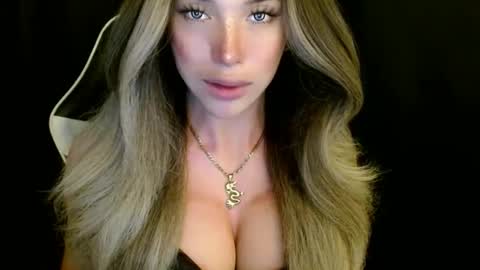 Queen Gwen online show from November 27, 12:51 am