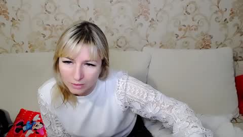 Snapshot of incredible_ariela chatting on February 1, 1:20 pm incredible_ariela online show from February 1, 1:20 pm