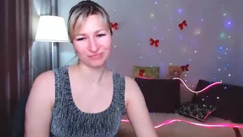 Snapshot of incredible_ariela chatting on February 13, 11:50 am incredible_ariela online show from February 13, 11:50 am
