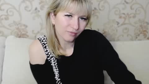 Snapshot of incredible_ariela chatting on January 28, 2:31 pm incredible_ariela online show from January 28, 2:31 pm