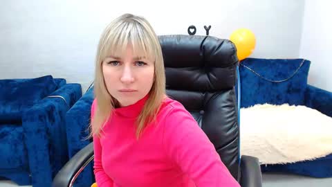 Snapshot of incredible_ariela chatting on February 22, 1:57 pm incredible_ariela online show from February 22, 1:57 pm