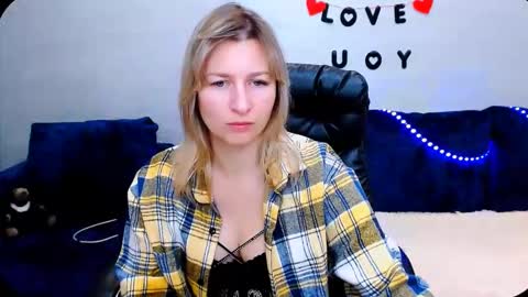 Snapshot of incredible_ariela chatting on October 20, 10:09 am incredible_ariela online show from October 20, 10:09 am