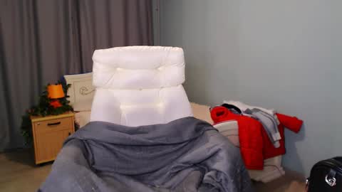 Snapshot of incredible_ariela chatting on February 4, 2:53 pm incredible_ariela online show from February 4, 2:53 pm