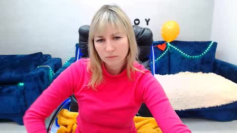 Snapshot of incredible_ariela chatting on February 22, 10:51 am incredible_ariela online show from February 22, 10:51 am