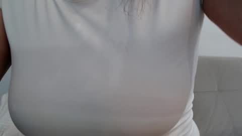 Snapshot of increible_della chatting on January 11, 4:03 pm Della online show from January 11, 4:03 pm