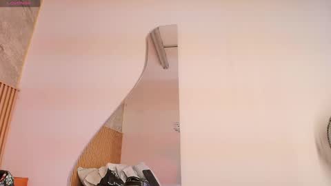Snapshot of indi_catalina chatting on September 12, 12:18 pm Indi Catalina online show from September 12, 12:18 pm