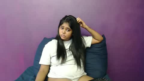 Snapshot of indian_rimmelx chatting on February 20, 12:36 pm Melz online show from February 20, 12:36 pm