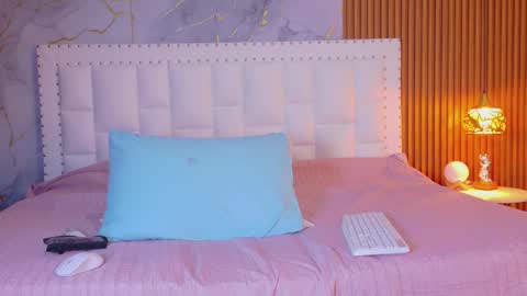 LITTLE AINHOA  online show from March 24, 8:37 pm