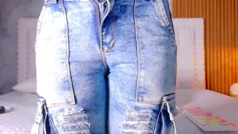 LITTLE AINHOA  online show from October 28, 7:48 pm