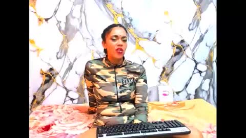 Snapshot of indiandesire4u69 chatting on September 19, 11:14 am Lia online show from September 19, 11:14 am