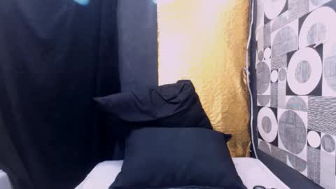 indianhoneyx online show from April 2, 6:37 pm