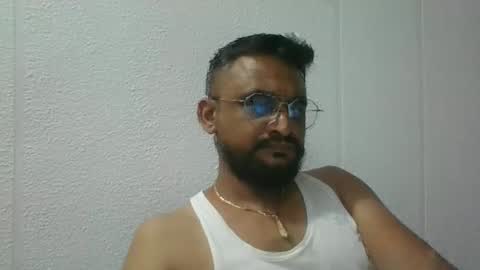 Snapshot of indianlover1433 chatting on September 18, 8:51 am Indian lover online show from September 18, 8:51 am