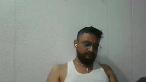 Snapshot of indianlover1433 chatting on September 26, 10:01 am Indian lover online show from September 26, 10:01 am
