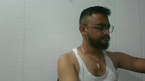 Snapshot of indianlover1433 chatting on September 17, 8:18 am Indian lover online show from September 17, 8:18 am