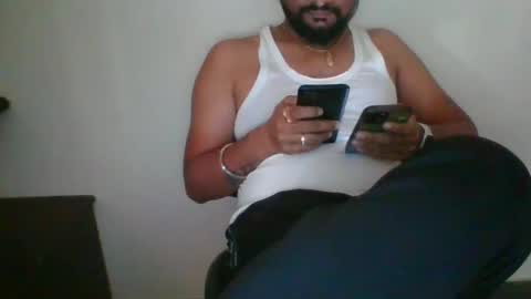 Snapshot of indianlover1433 chatting on January 18, 9:02 am Indian lover online show from January 18, 9:02 am
