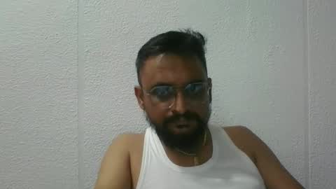 Snapshot of indianlover1433 chatting on September 30, 10:04 am Indian lover online show from September 30, 10:04 am