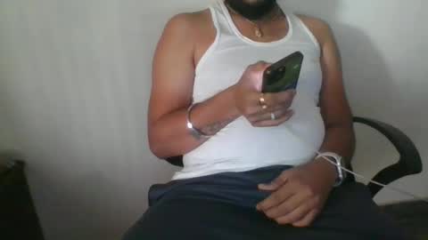 Snapshot of indianlover1433 chatting on February 7, 9:05 am Indian lover online show from February 7, 9:05 am
