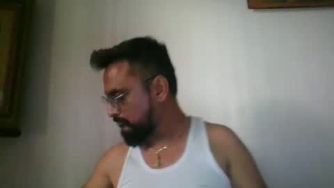 Snapshot of indianlover1433 chatting on January 13, 10:03 am Indian lover online show from January 13, 10:03 am