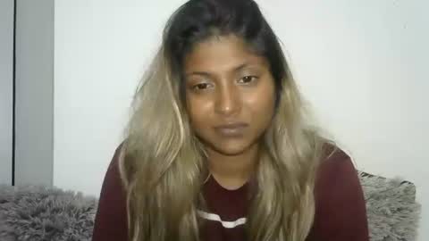 indianqtpie6 online show from September 19, 6:22 pm