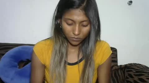 indianqtpie6 online show from December 5, 6:49 pm