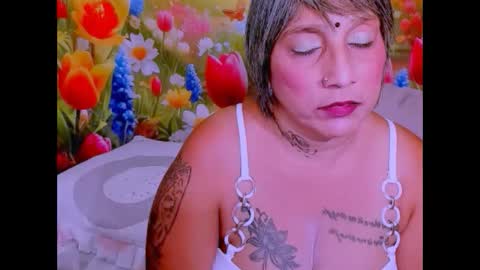 indianroxy27 online show from March 14, 6:45 pm