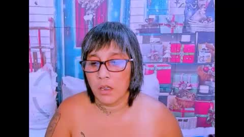 indianroxy27 online show from December 21, 3:40 pm