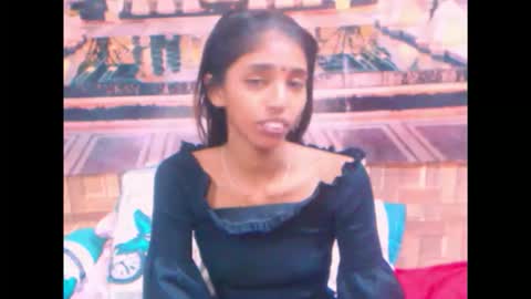 Snapshot of indiansexyslender4u2luv chatting on October 17, 7:45 am indiansexyslender4u2luv online show from October 17, 7:45 am