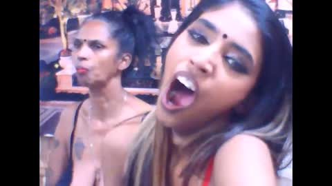 Snapshot of indiansexyslender4u2luv chatting on September 18, 7:23 am indiansexyslender4u2luv online show from September 18, 7:23 am