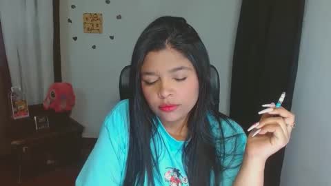 Snapshot of indica_18 chatting on October 13, 12:56 am Aleja vallejo online show from October 13, 12:56 am