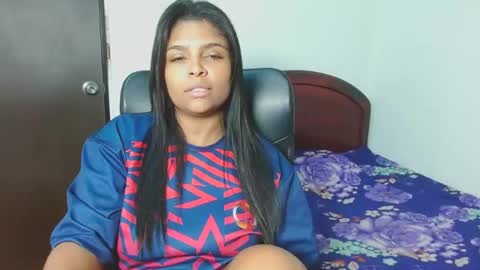 Snapshot of indica_18 chatting on January 31, 2:04 am Aleja vallejo online show from January 31, 2:04 am
