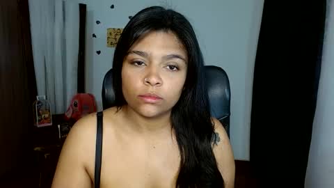 Snapshot of indica_18 chatting on September 27, 5:49 am Aleja vallejo online show from September 27, 5:49 am