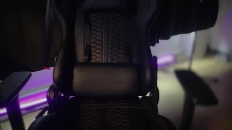 ineeedyoutoday online show from February 9, 12:53 pm