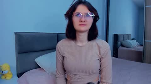 Kira online show from November 27, 4:09 am