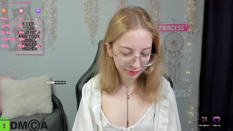 Mia online show from May 15, 12:57 pm