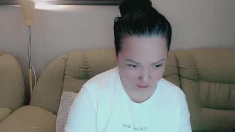 Snapshot of infinity_loveliness chatting on October 18, 7:23 am Infinity online show from October 18, 7:23 am