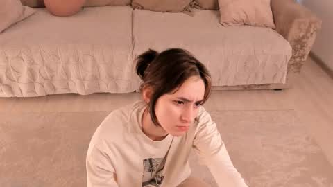 Saya online show from February 3, 9:24 am