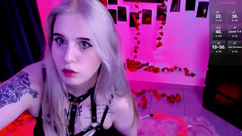 Snapshot of ingannamorte18 chatting on October 18, 5:17 pm Roki online show from October 18, 5:17 pm