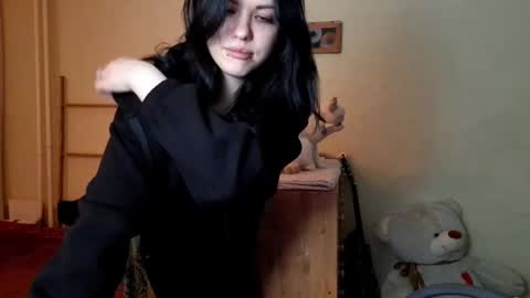 Mia online show from March 13, 4:10 pm