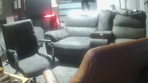 init2dentit online show from March 11, 11:13 am