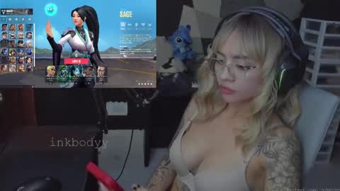 Snapshot of inkbodyy chatting on March 8, 4:34 am Dayana online show from March 8, 4:34 am