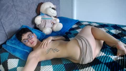 lyan onlyfans n linda online show from March 31, 8:31 pm