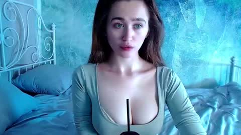 Lina online show from November 23, 2:15 pm