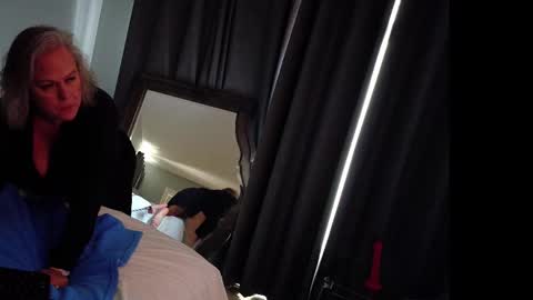 InsatiableCpl333 online show from February 24, 8:01 pm