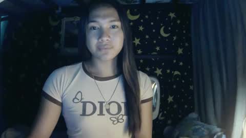 Snapshot of insulting_whoreifica chatting on January 13, 1:13 am MAXINE online show from January 13, 1:13 am