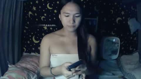 Snapshot of insulting_whoreifica chatting on October 8, 11:05 am MAXINE online show from October 8, 11:05 am