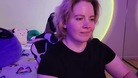 Faye online show from January 20, 1:11 pm