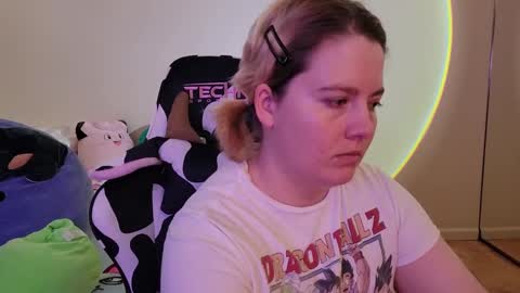 Faye online show from December 14, 7:57 pm