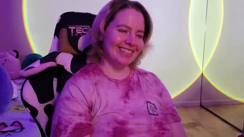 Faye online show from February 19, 4:34 am