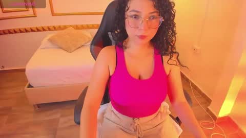 Snapshot of irantzu_hank chatting on February 27, 7:37 pm Irantzu online show from February 27, 7:37 pm