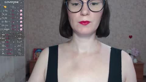 Snapshot of irenlarasani chatting on October 16, 6:57 am IrenLarasani online show from October 16, 6:57 am